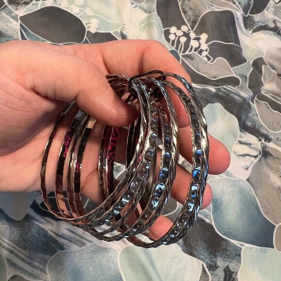 NWT paparazzi silver bangle bracelets - Picture 3 of 3